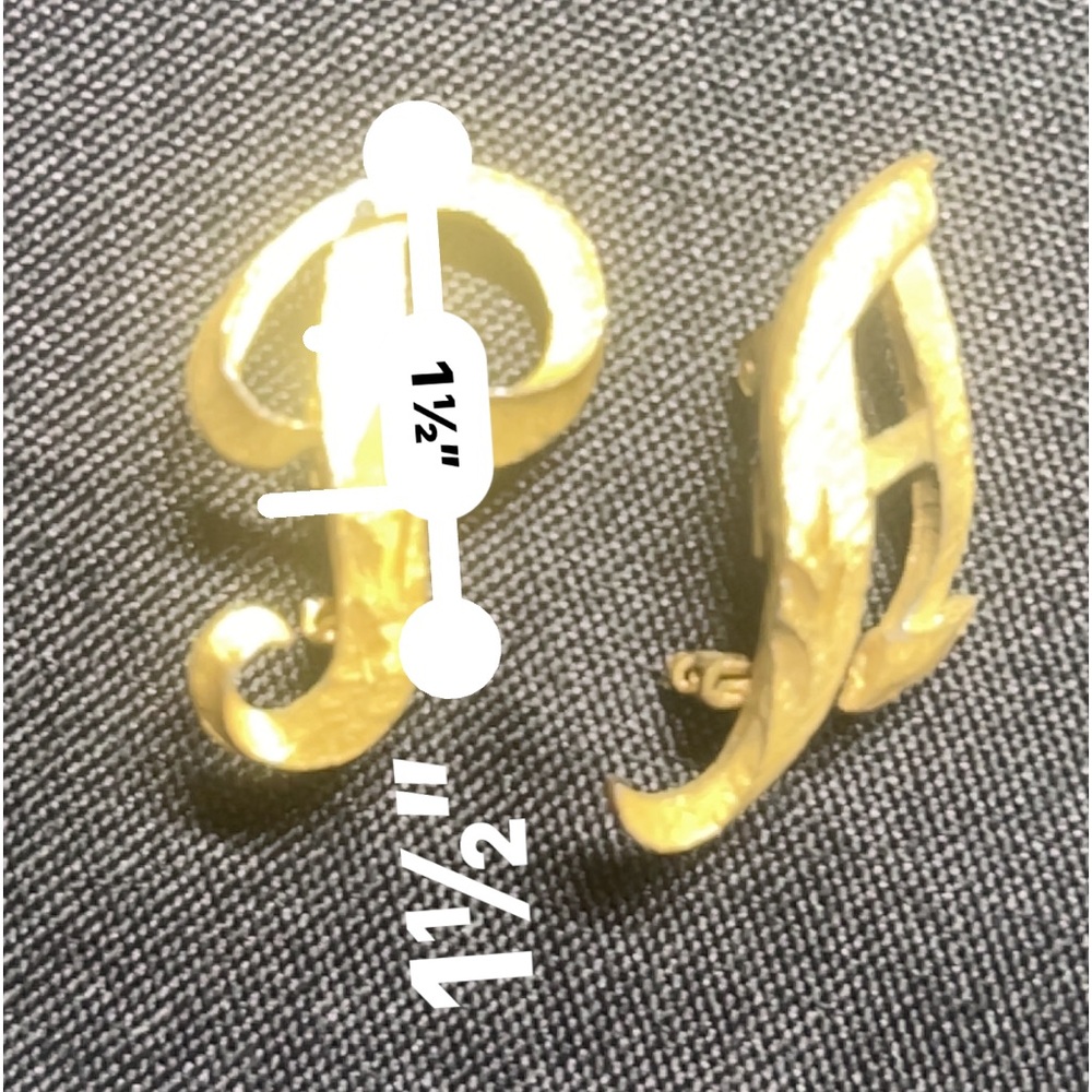 Letter P & A Etched  MAMSELLE Vintage Gold Tone Brooch Pin - Picture 6 of 7